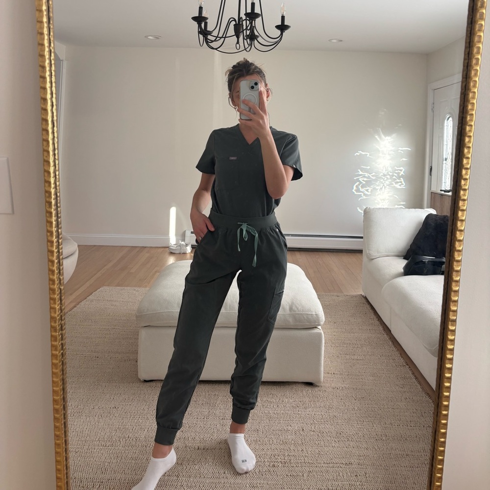 Figs scrubs
